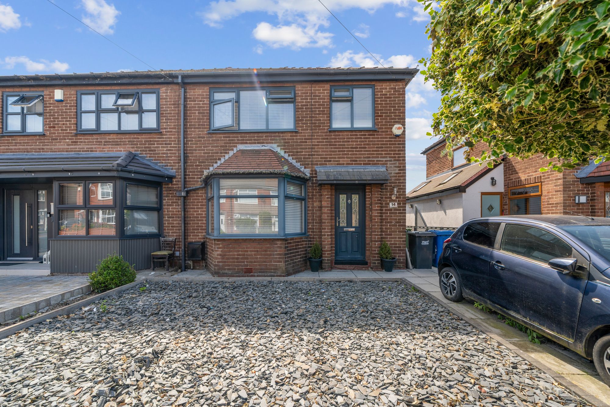 3 bedroom Semi-detached house For Sale