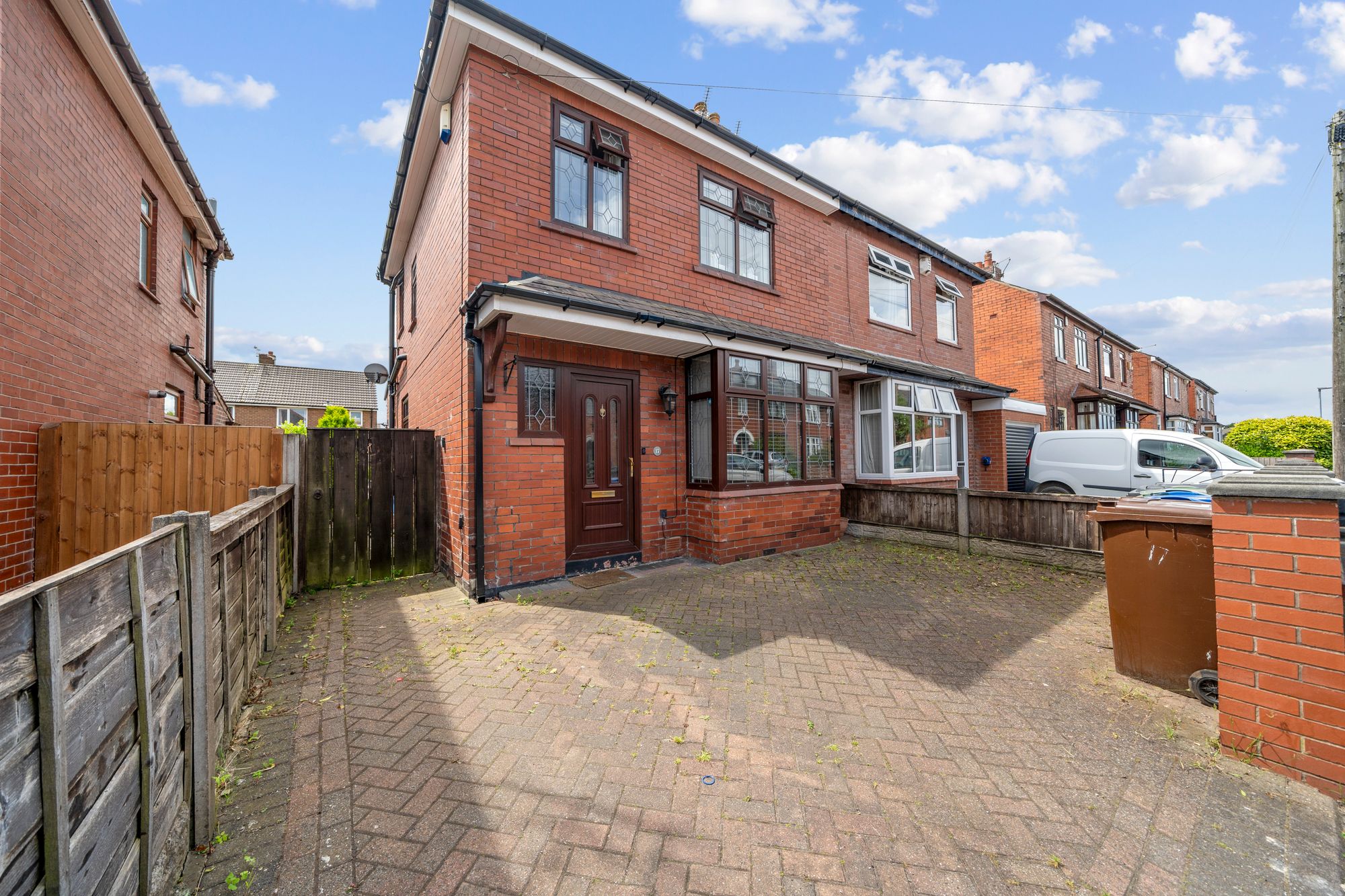 3 bedroom Semi-detached house For Sale
