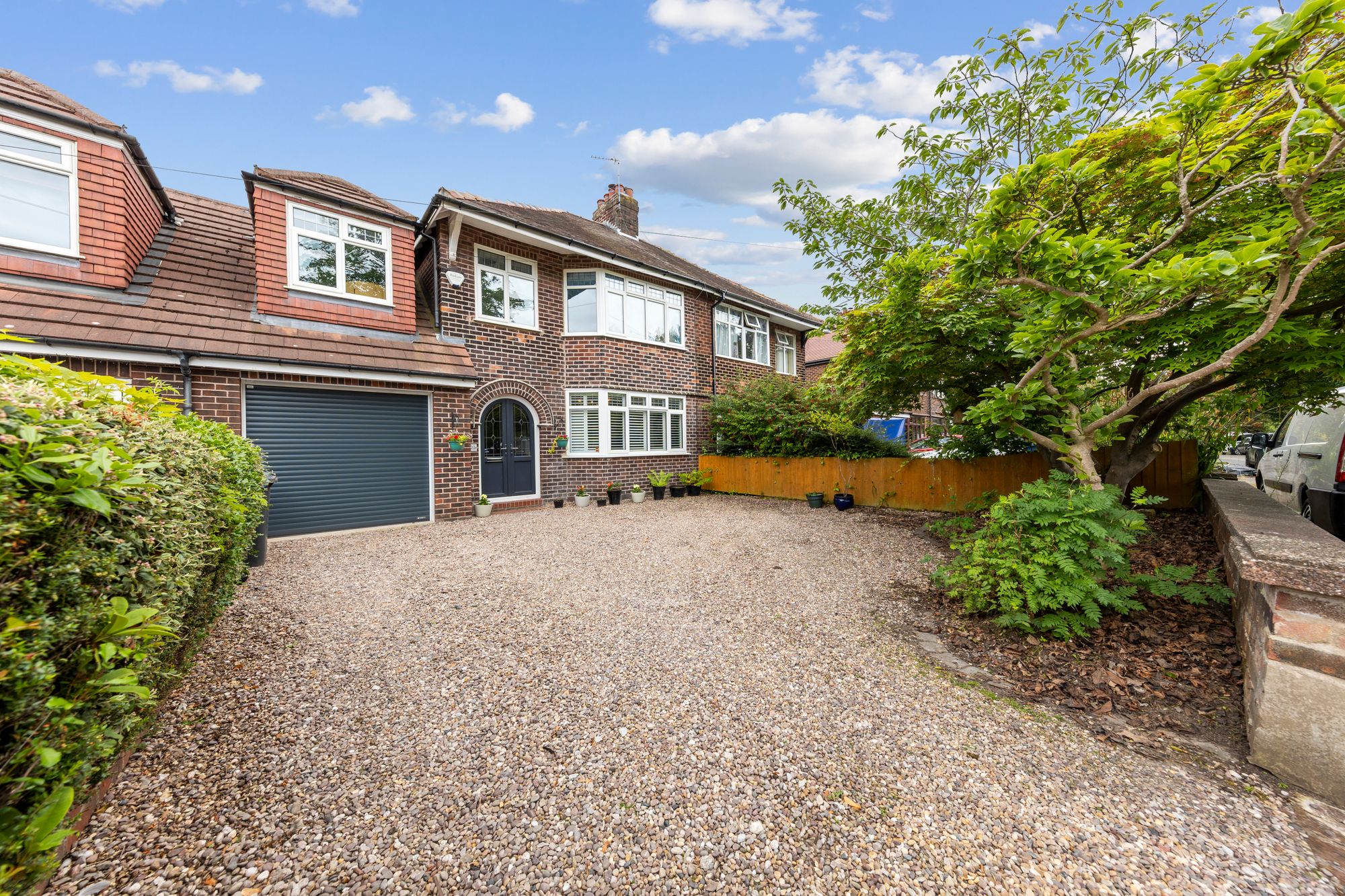 4 bedroom Semi-detached house Under Offer