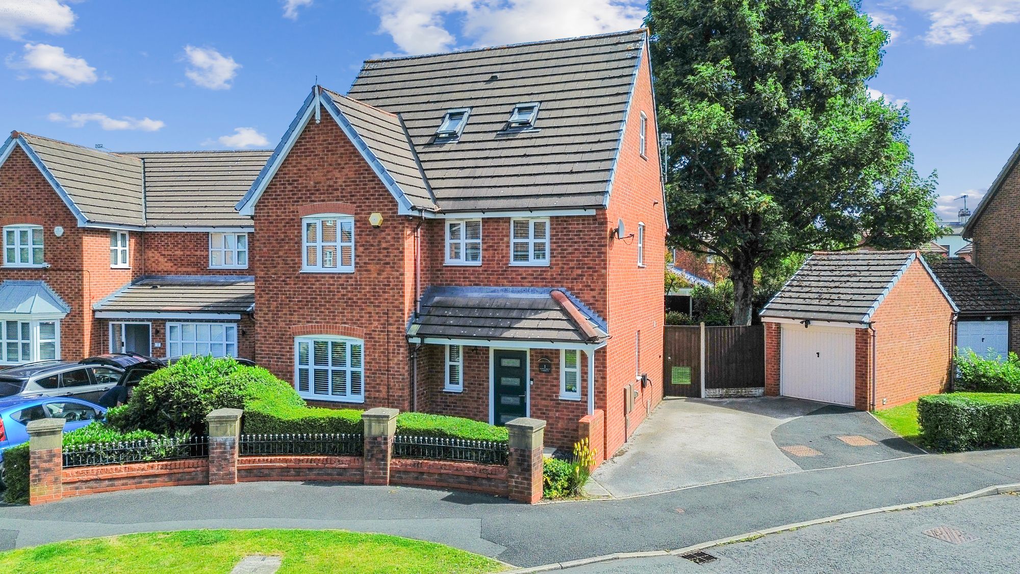 4 bedroom Detached house For Sale