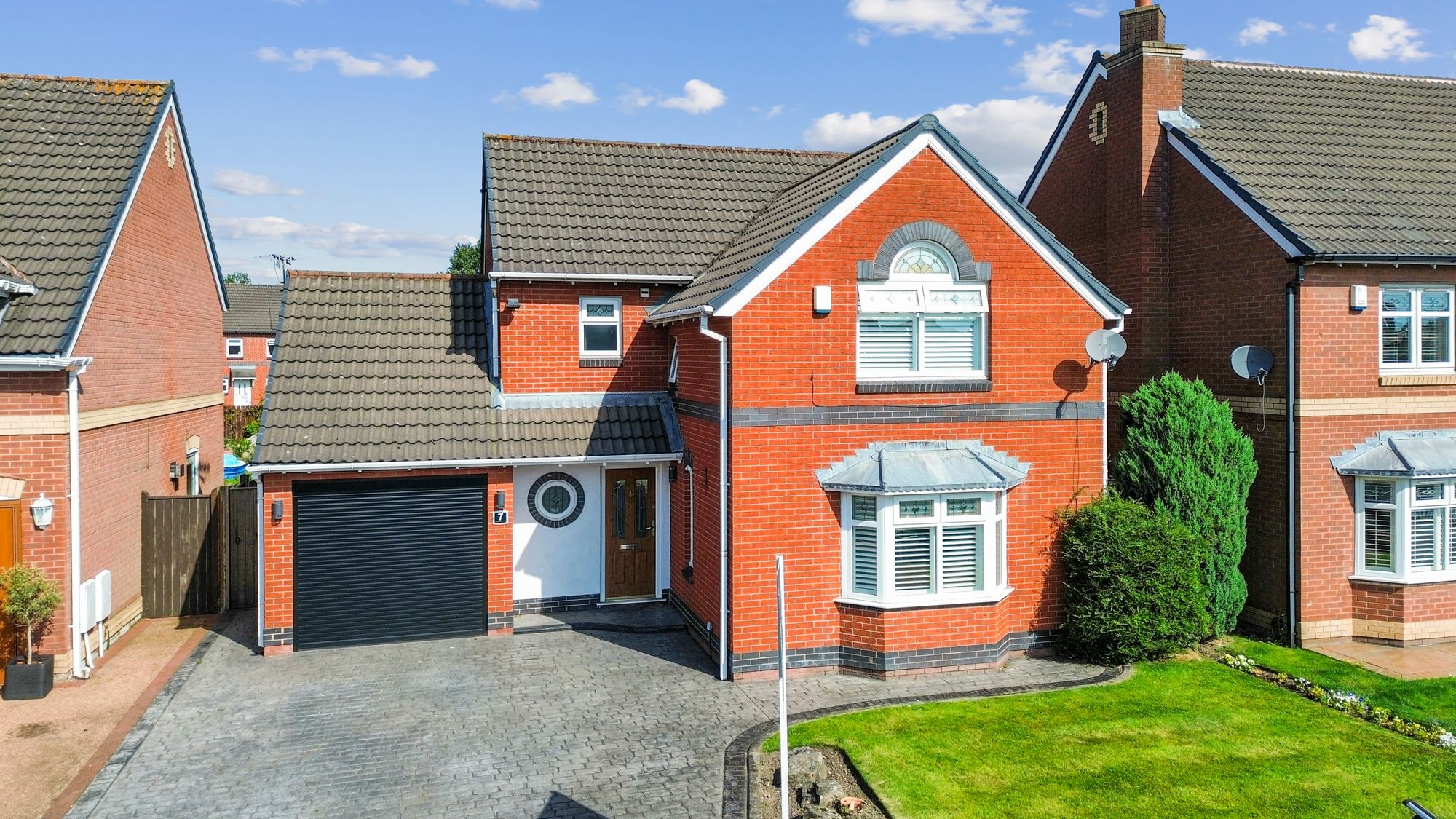 3 bedroom Detached house For Sale