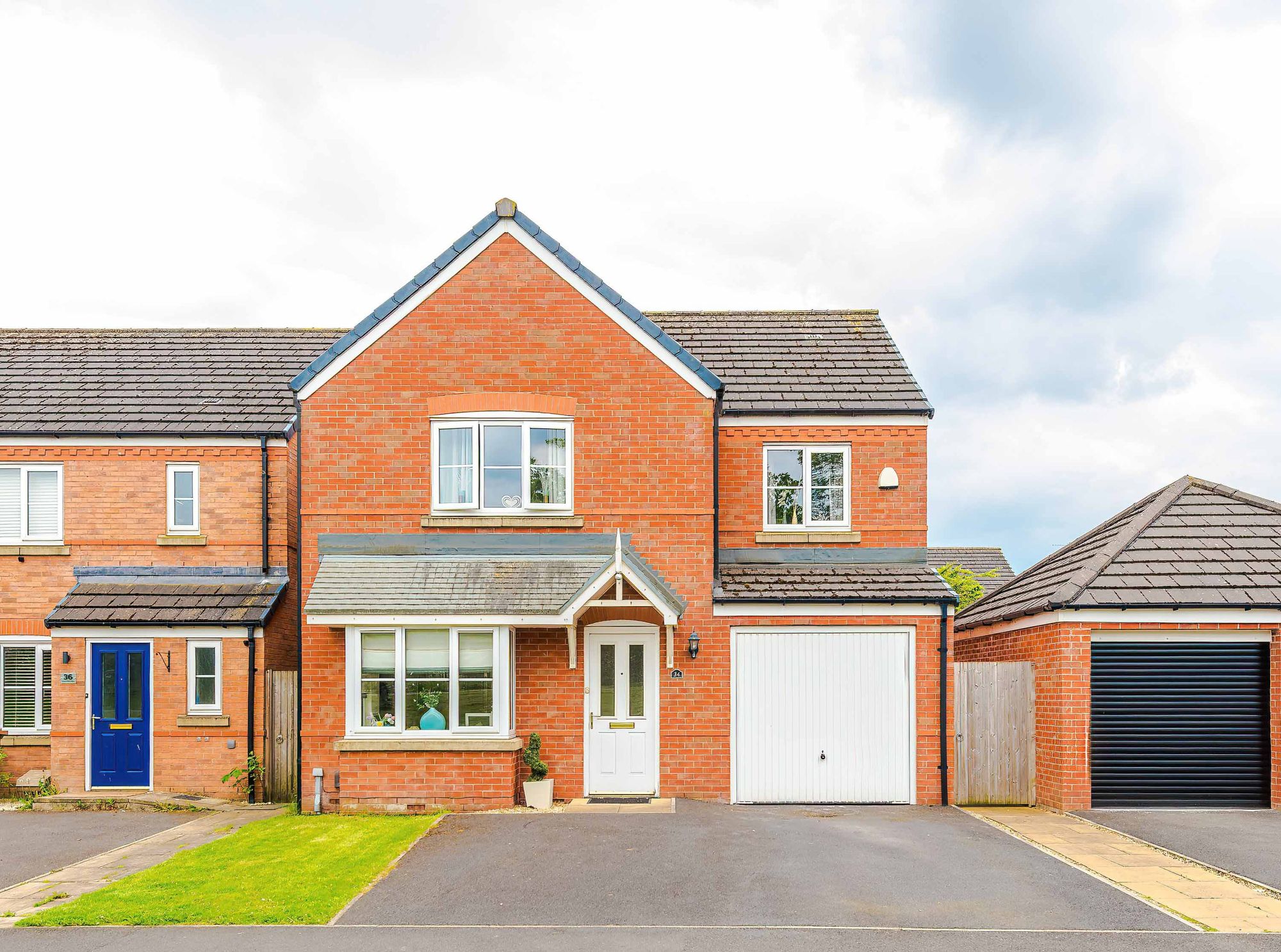 4 bedroom Detached house For Sale