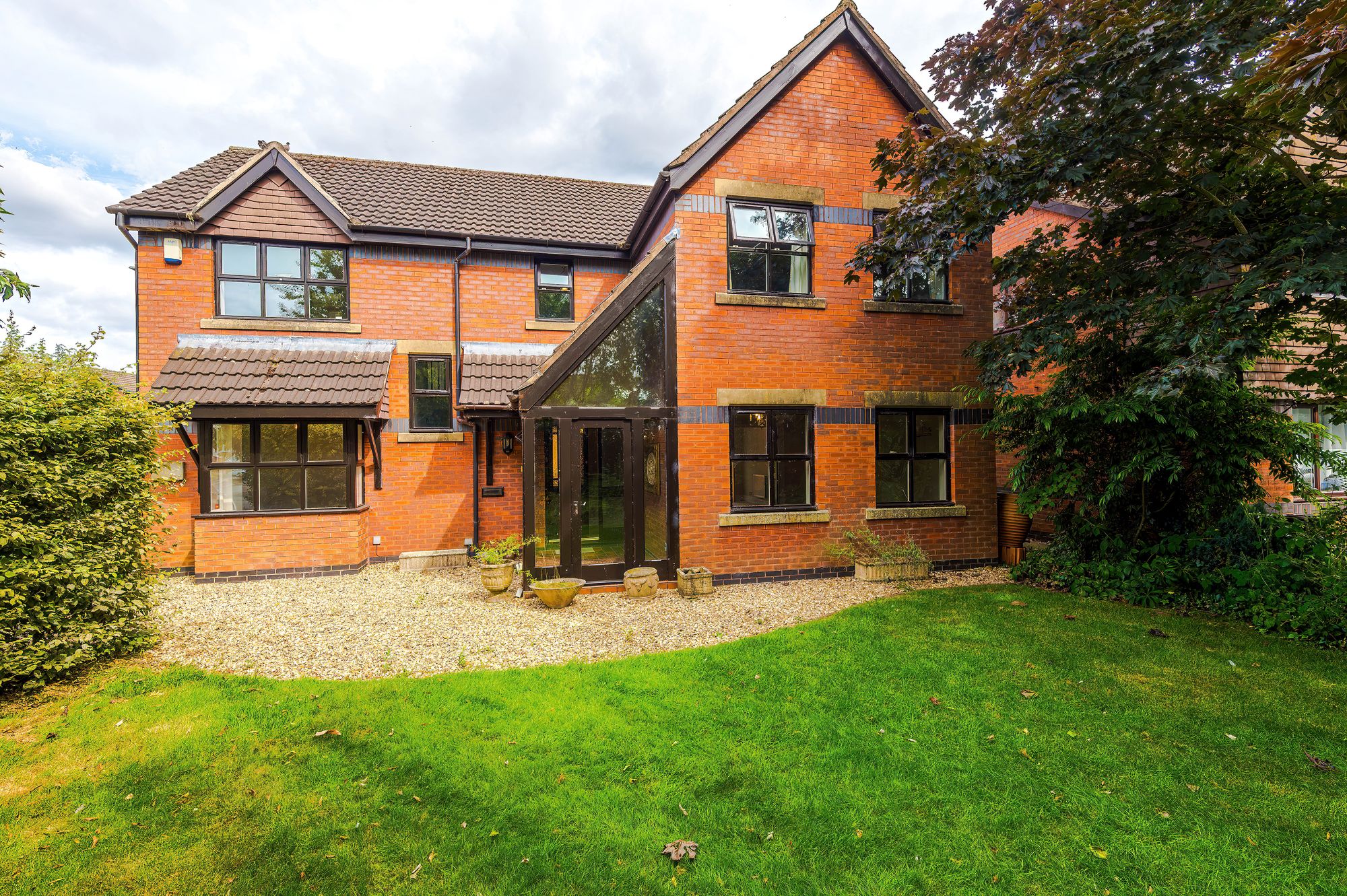 4 bedroom Detached house Under Offer