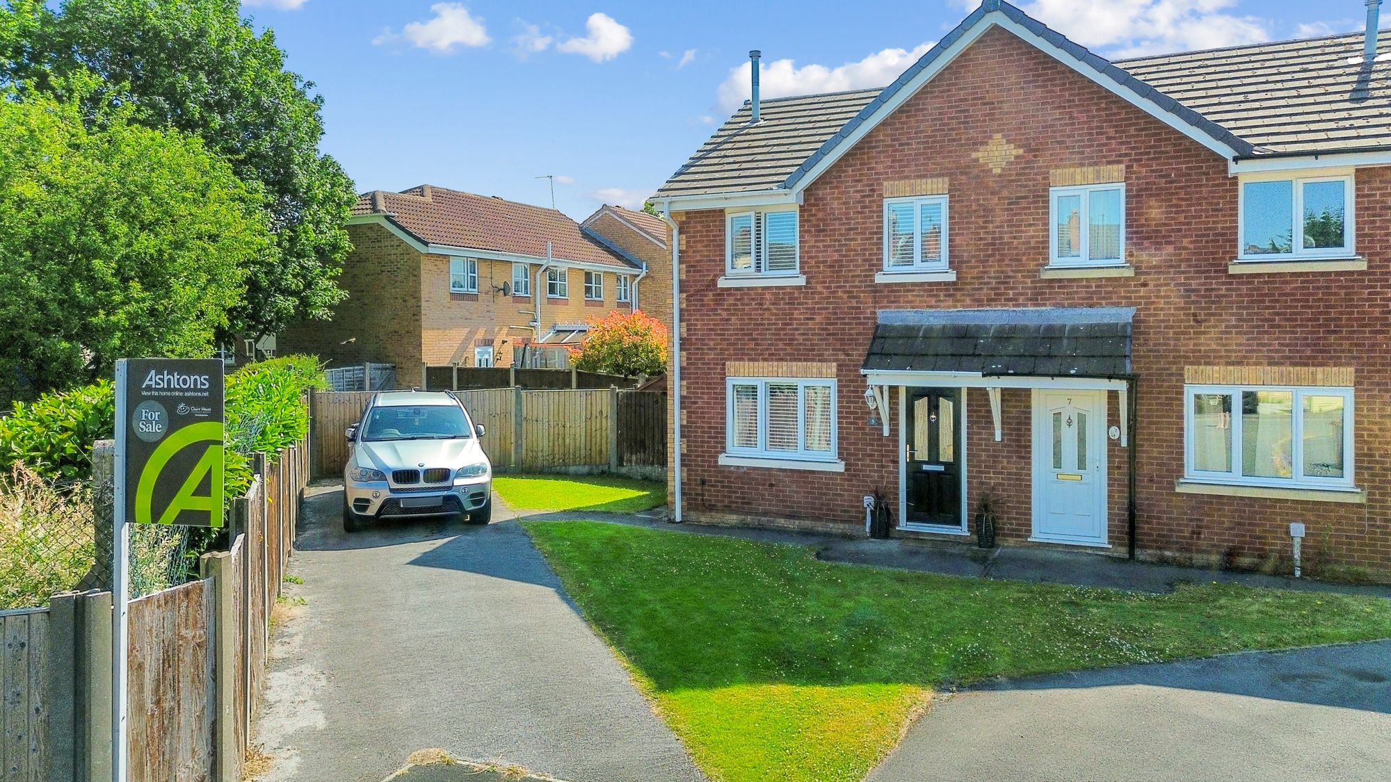 3 bedroom Semi-detached house For Sale