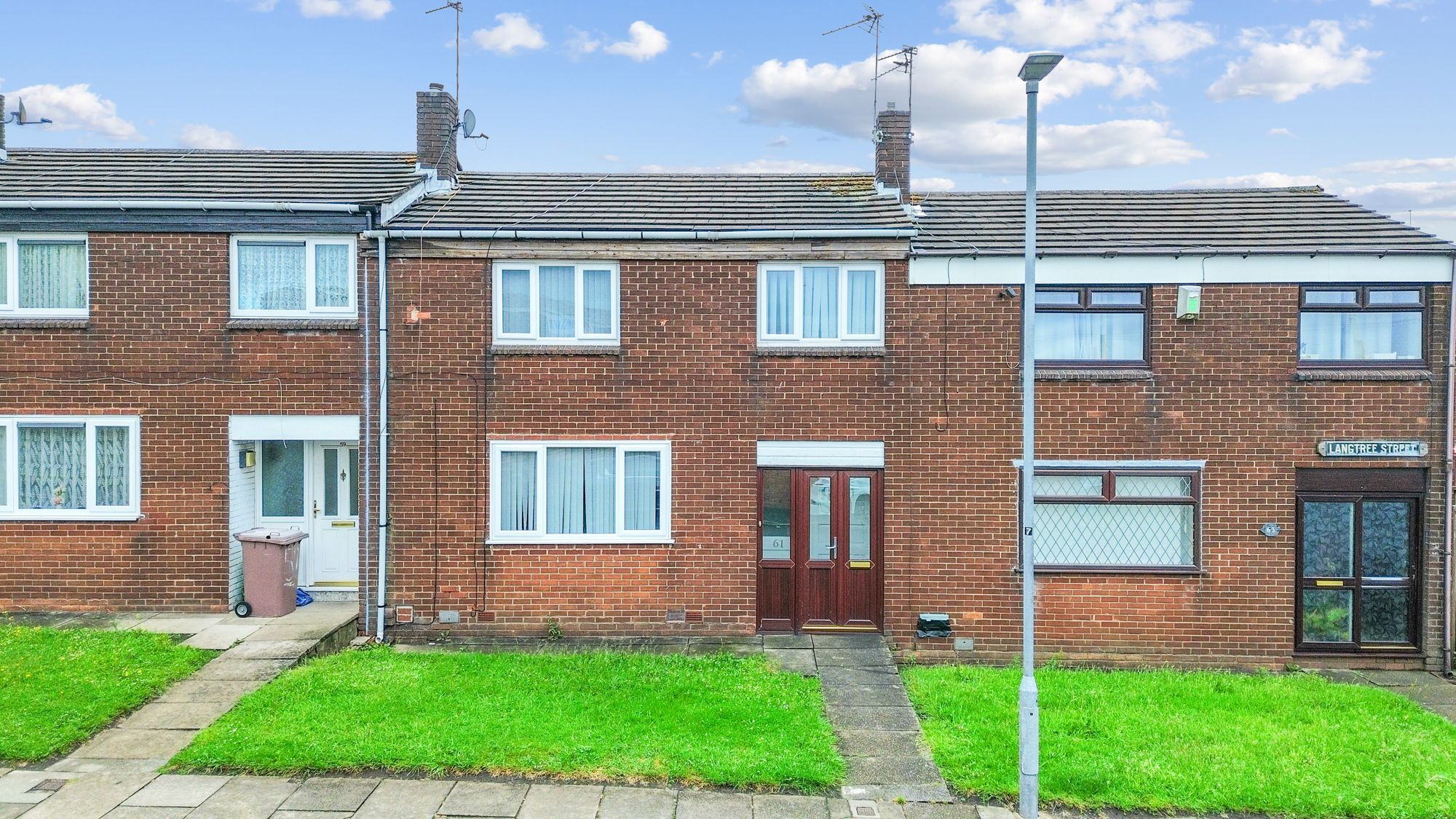 3 bedroom Terraced House For Sale
