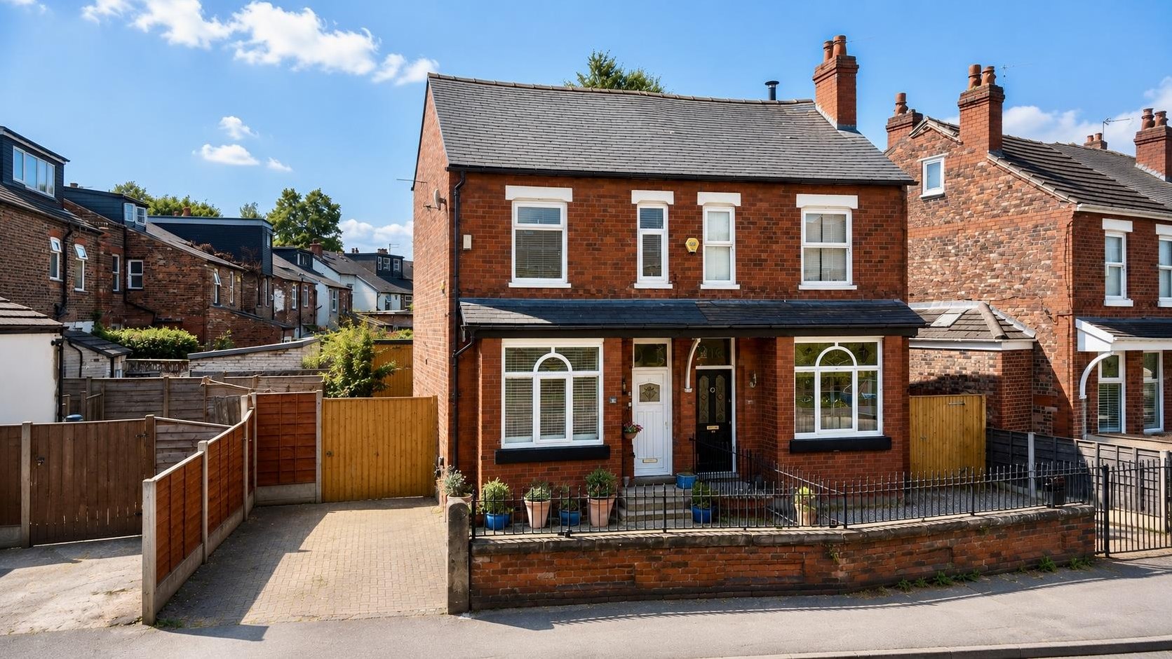 2 bedroom Semi-detached house For Sale