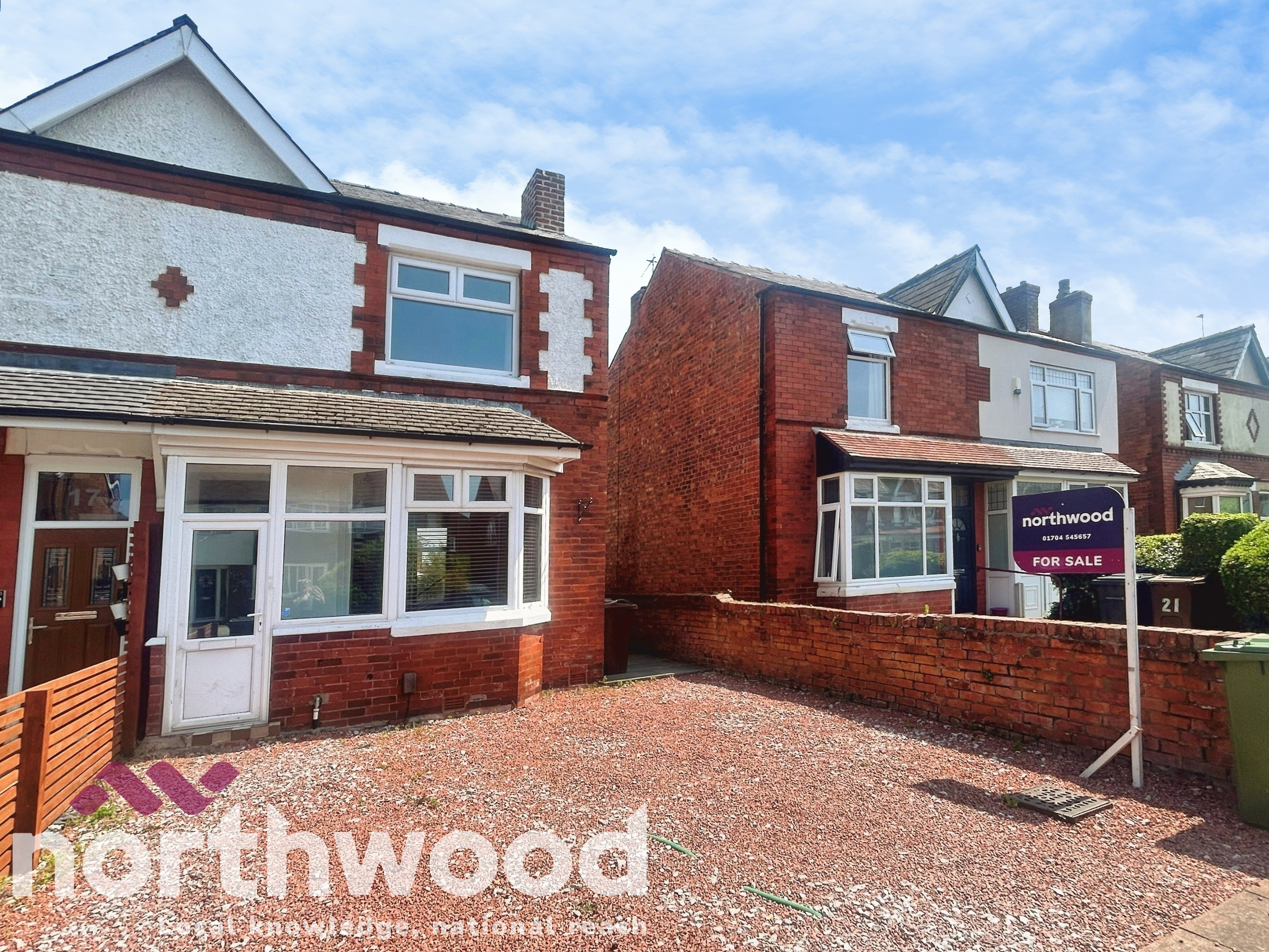 3 bedroom Semi-detached house For Sale