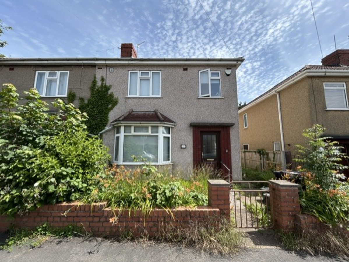 4 bedroom Semi-detached house To Let