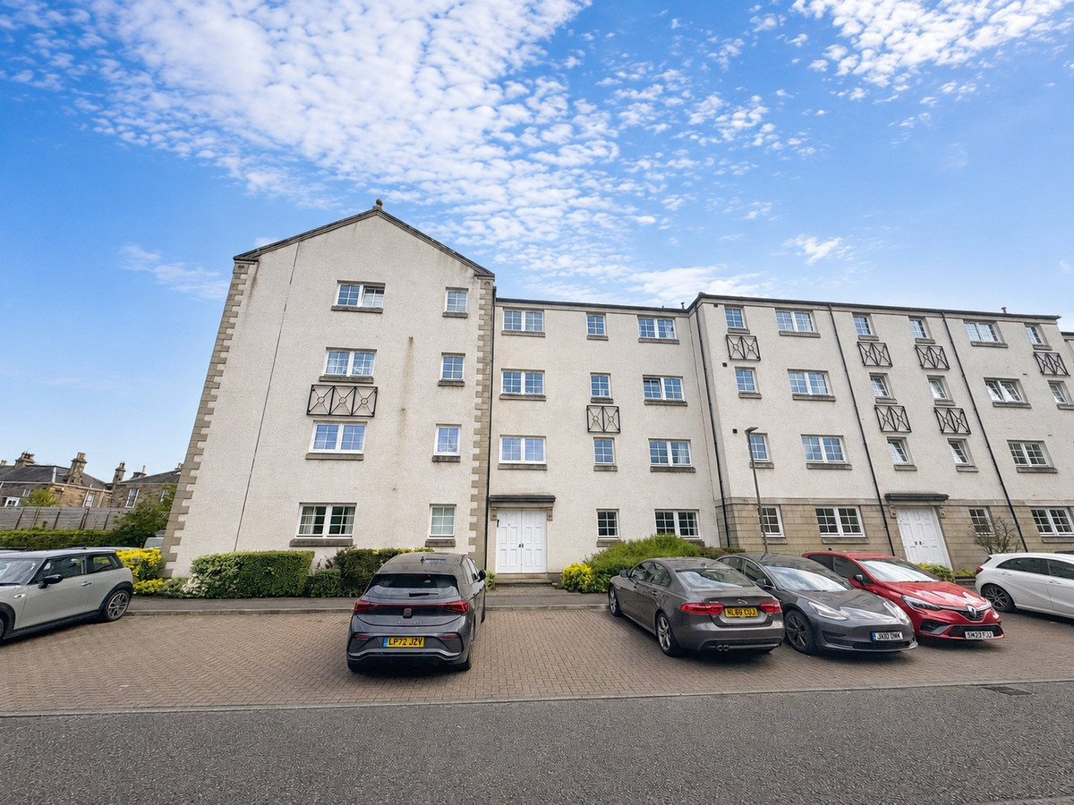 2 bedroom Apartment To Let