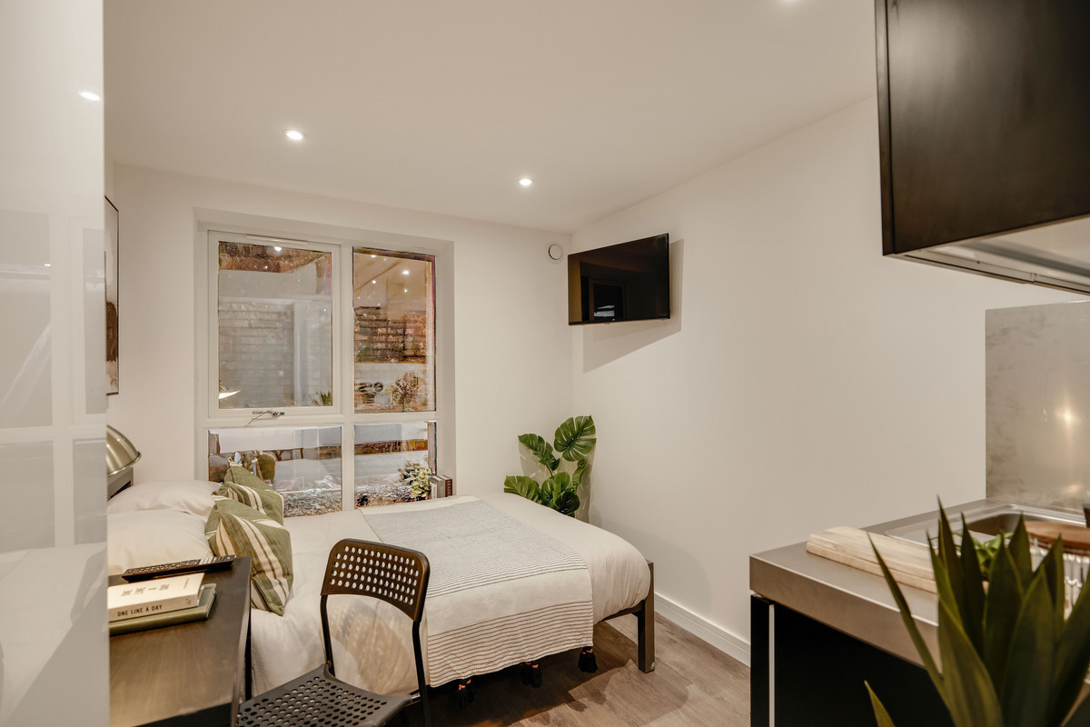 1 bedroom Studio flat To Let