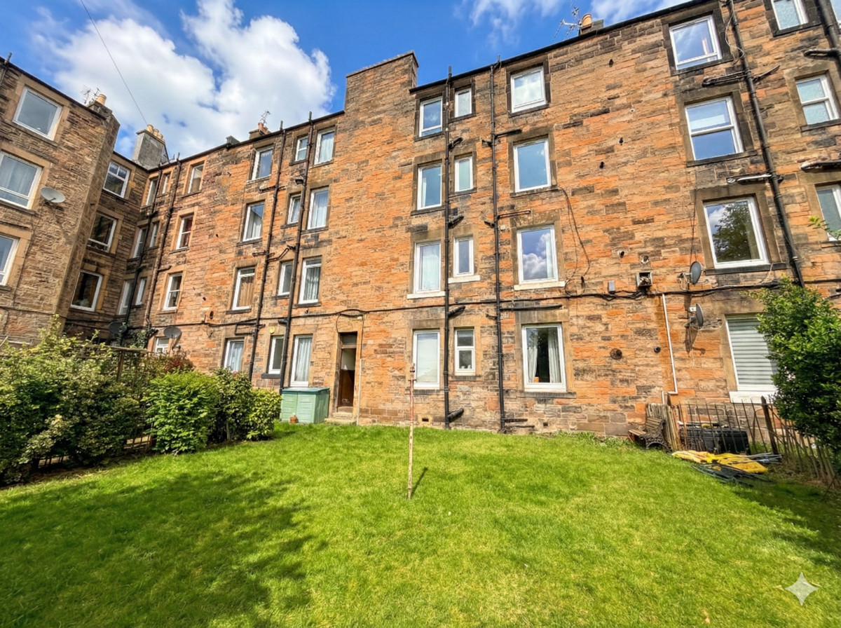 1 bedroom Ground floor flat To Let