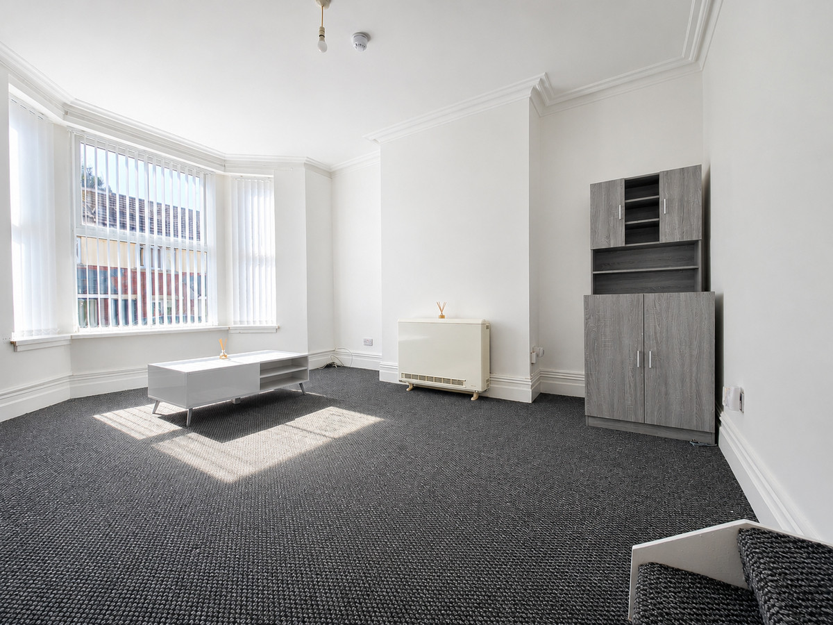 1 bedroom Ground floor flat To Let