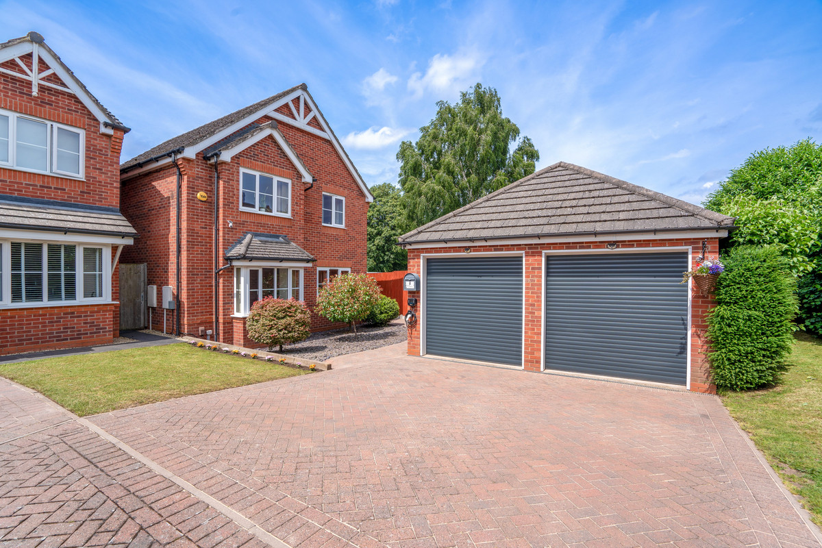 4 bedroom Detached house For Sale