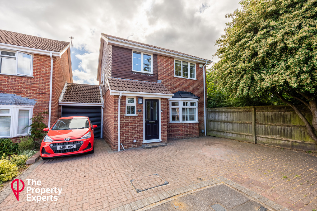 3 bedroom Detached house For Sale