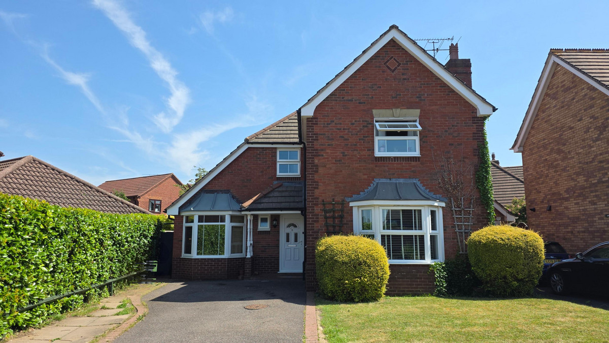 4 bedroom House (unspecified) For Sale