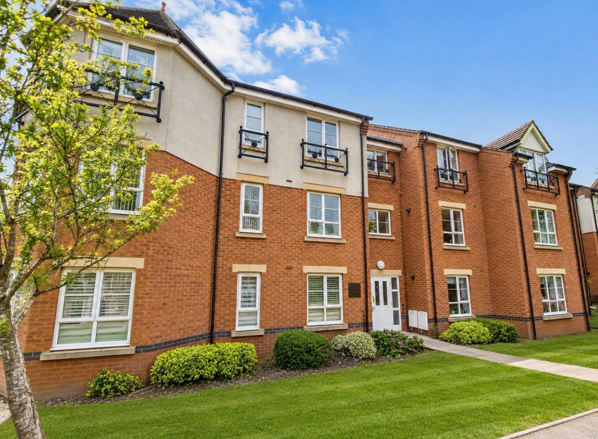 2 bedroom Apartment For Sale