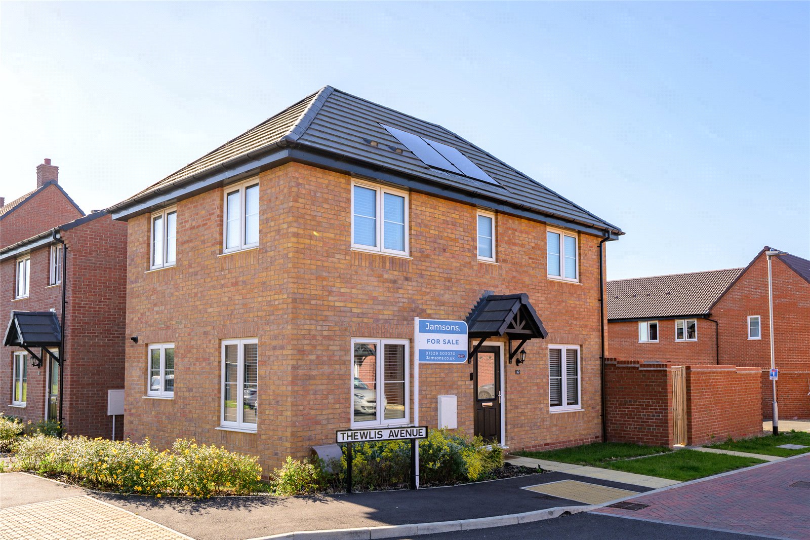 3 bedroom Detached house Under Offer