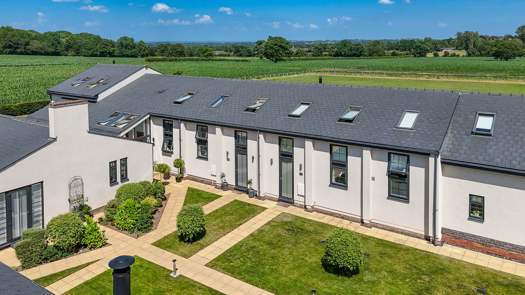 5 bedroom Mews house For Sale