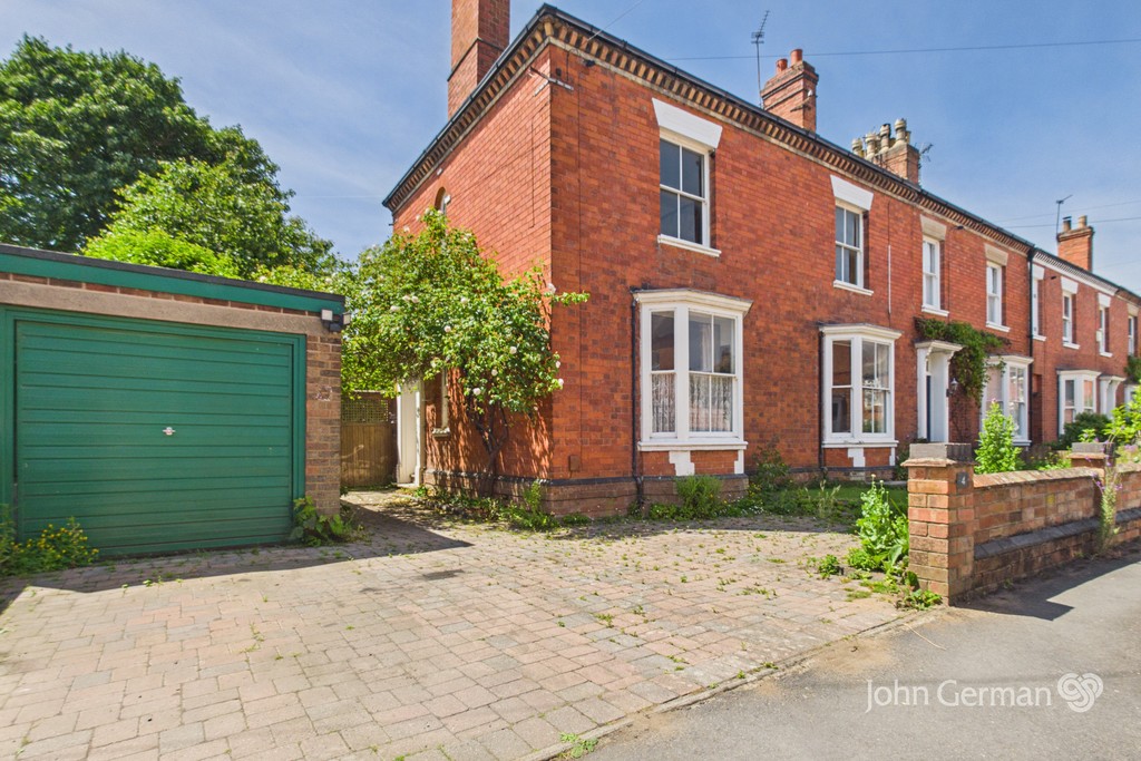 4 bedroom Property For Sale