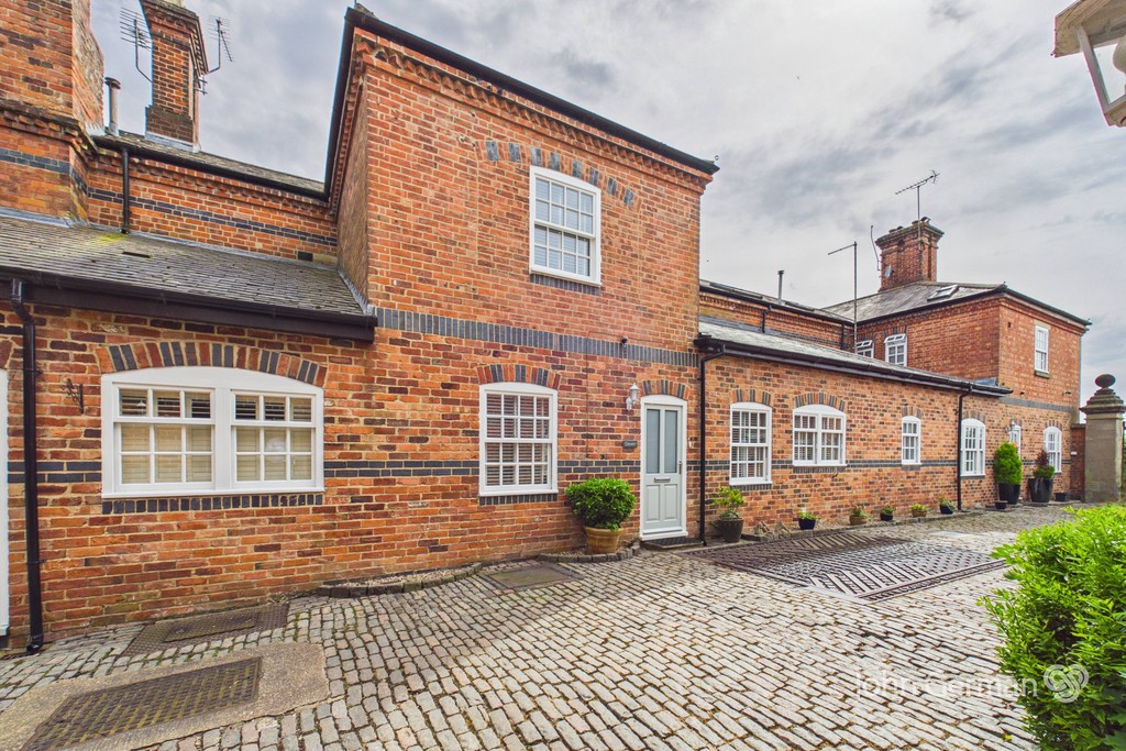 2 bedroom Mews house For Sale