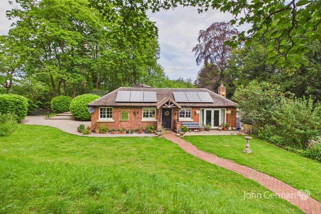 2 bedroom Cottage For Sale