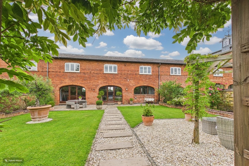 4 bedroom Barn For Sale