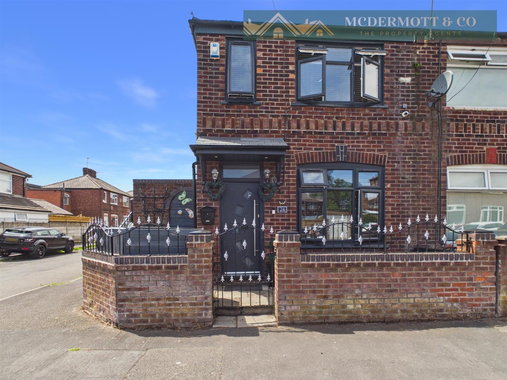 3 bedroom Semi-detached house For Sale