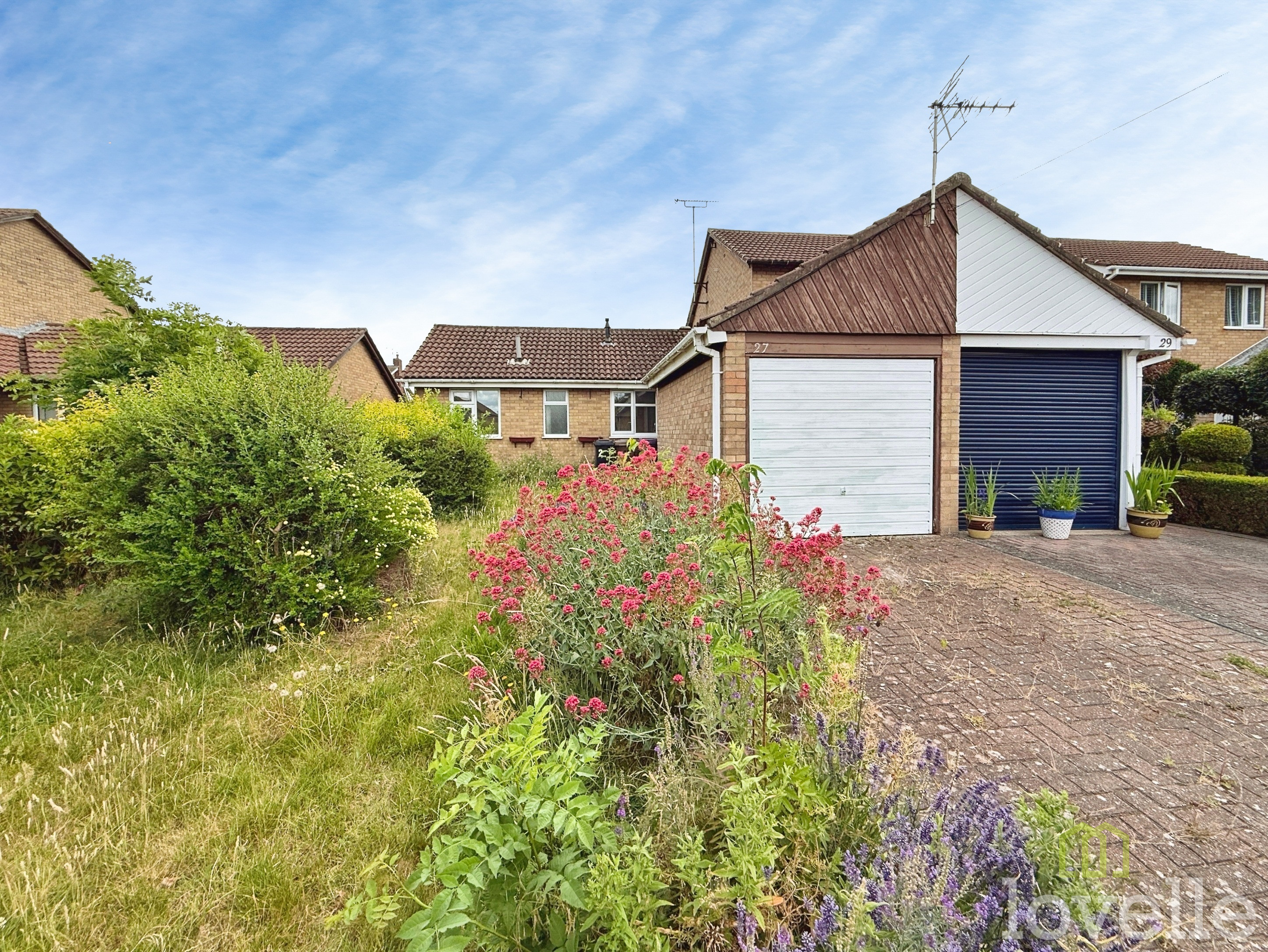 2 bedroom Detached bungalow To Let
