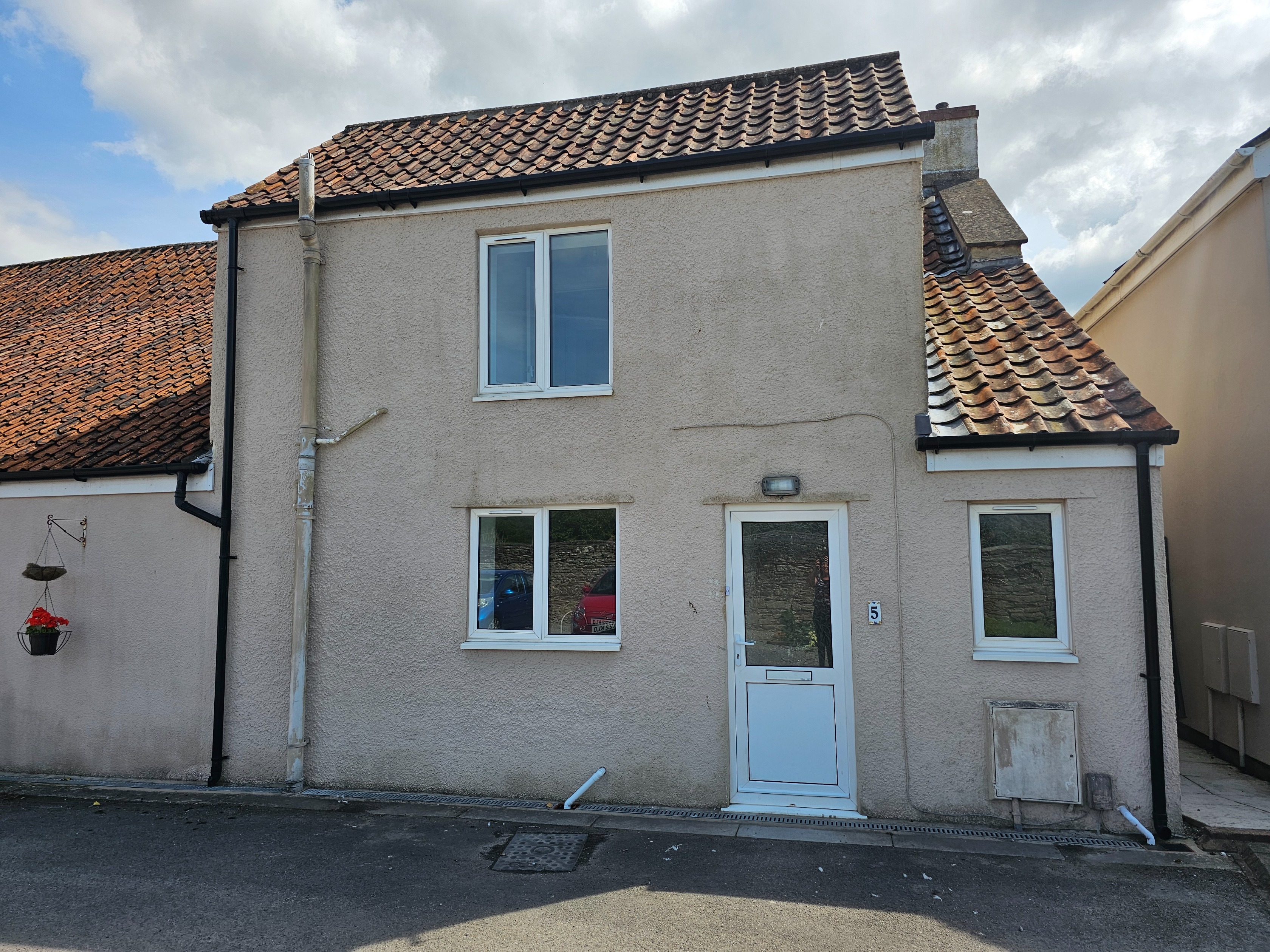 3 bedroom Terraced House To Let