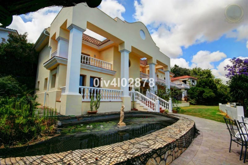 1 Villa For Sale