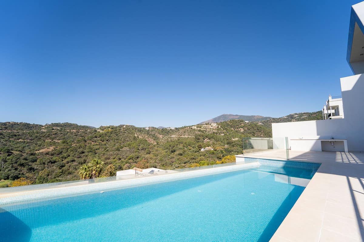 6 bedroom Villa For Sale