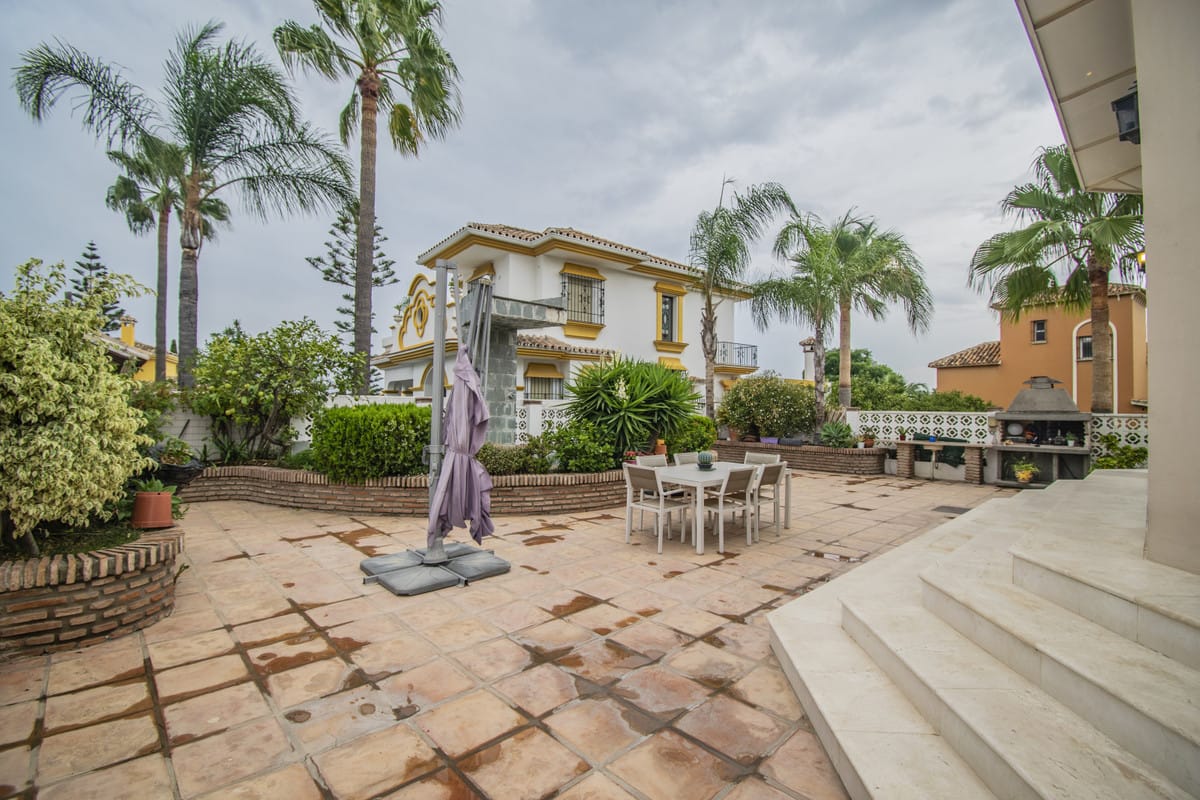 4 bedroom Villa For Sale