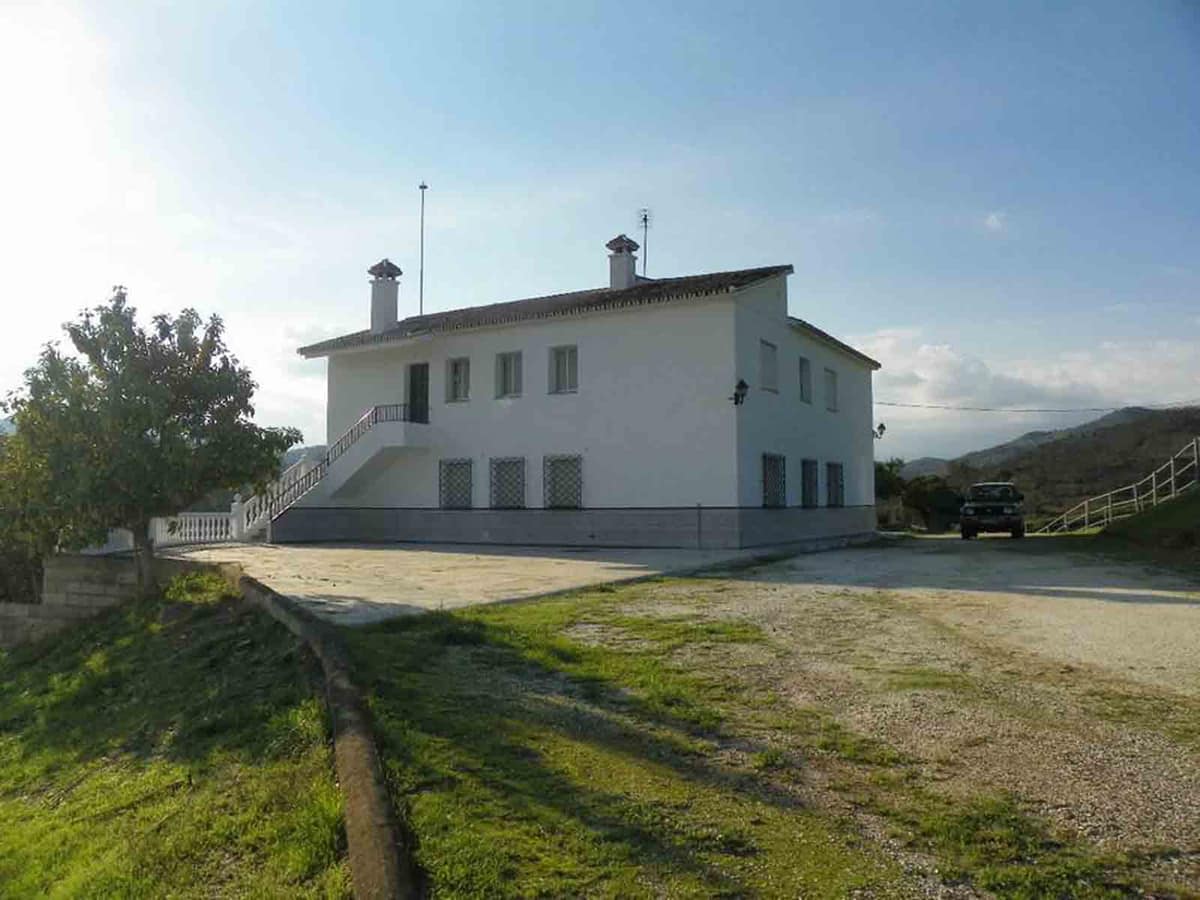 6 bedroom Villa For Sale