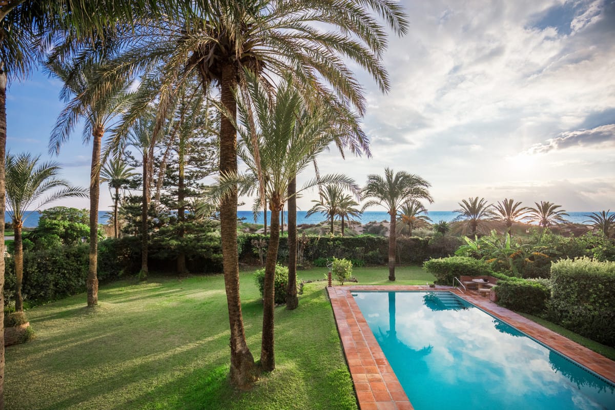 5 bedroom Villa For Sale