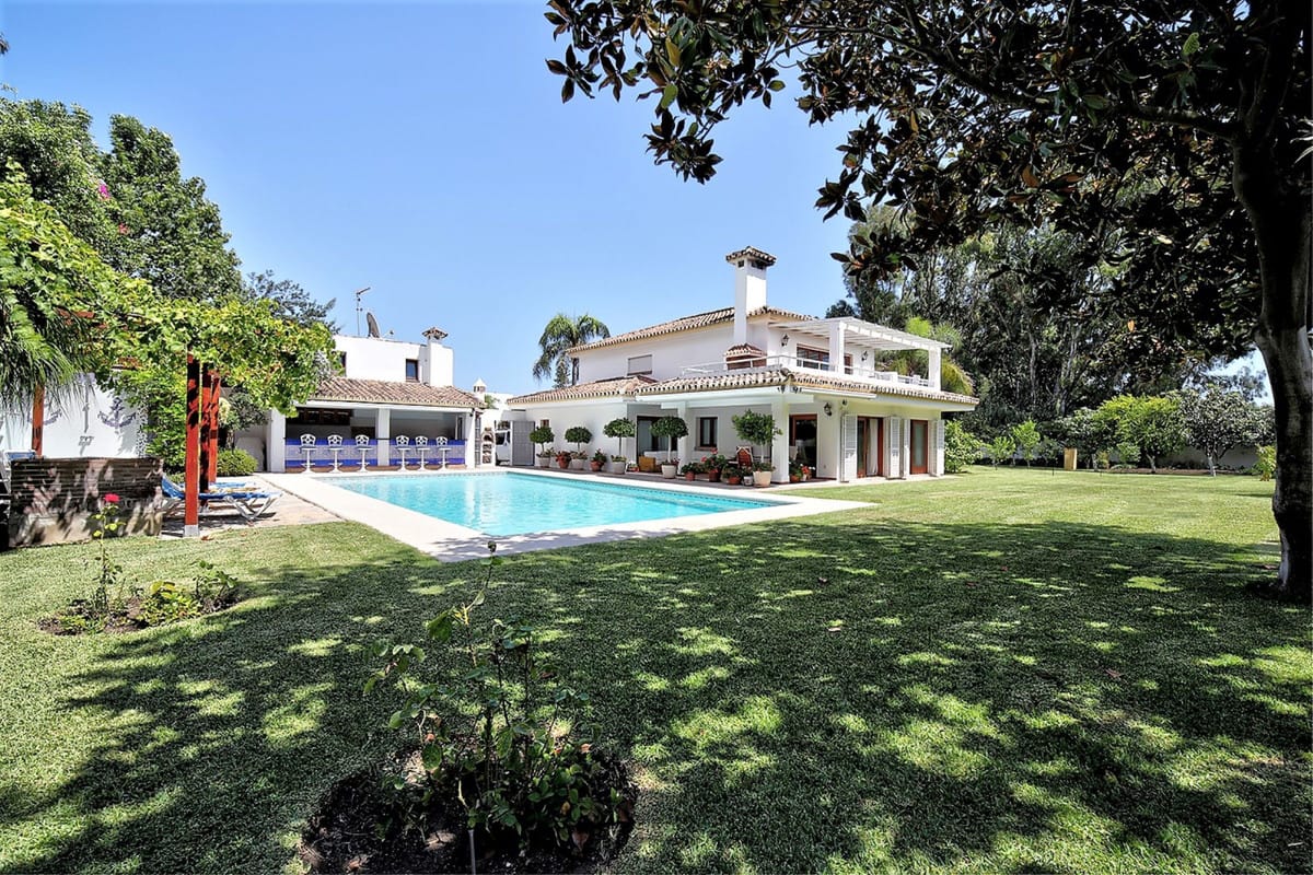5 bedroom Villa For Sale