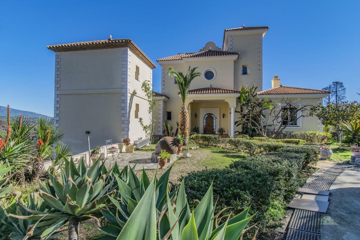 7 bedroom Villa For Sale