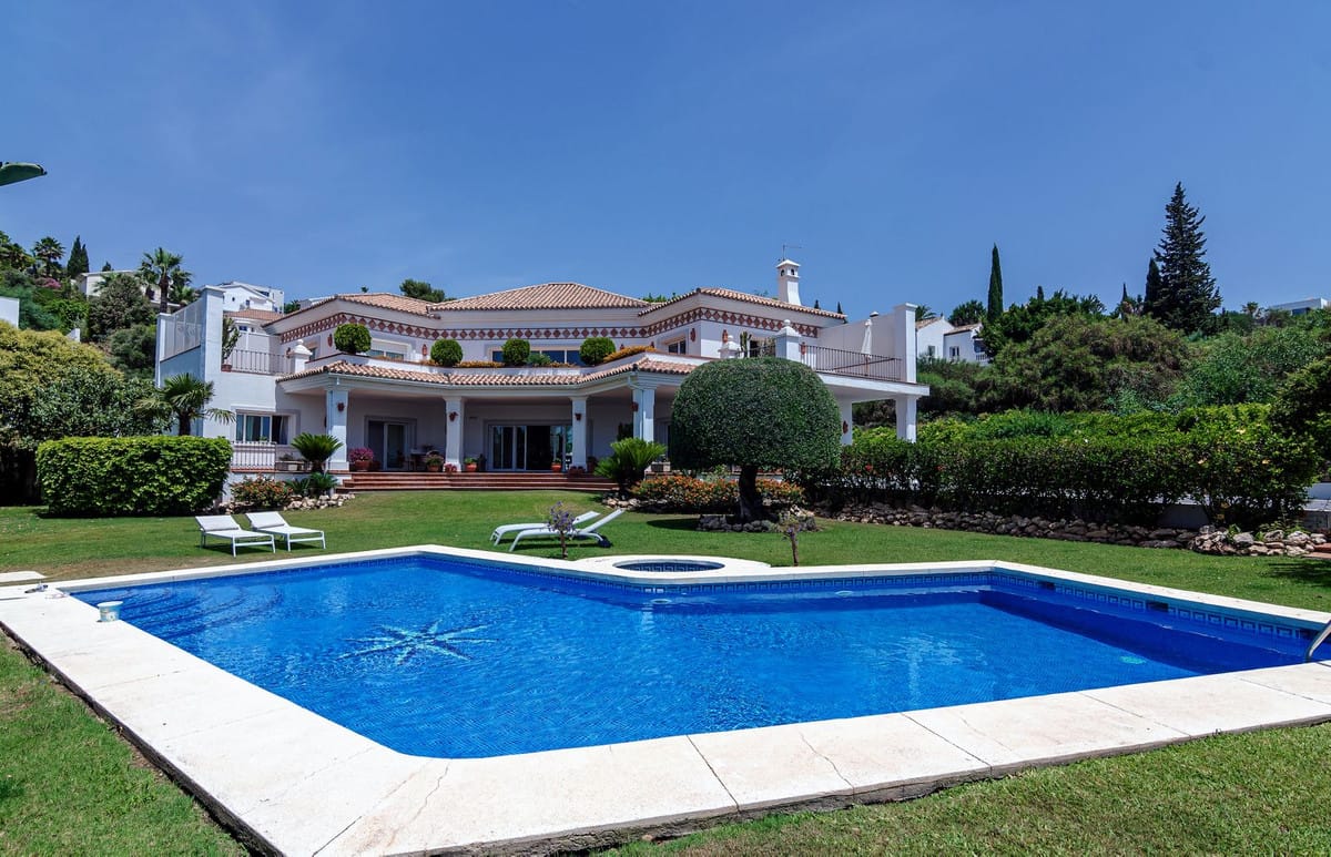 6 bedroom Villa For Sale