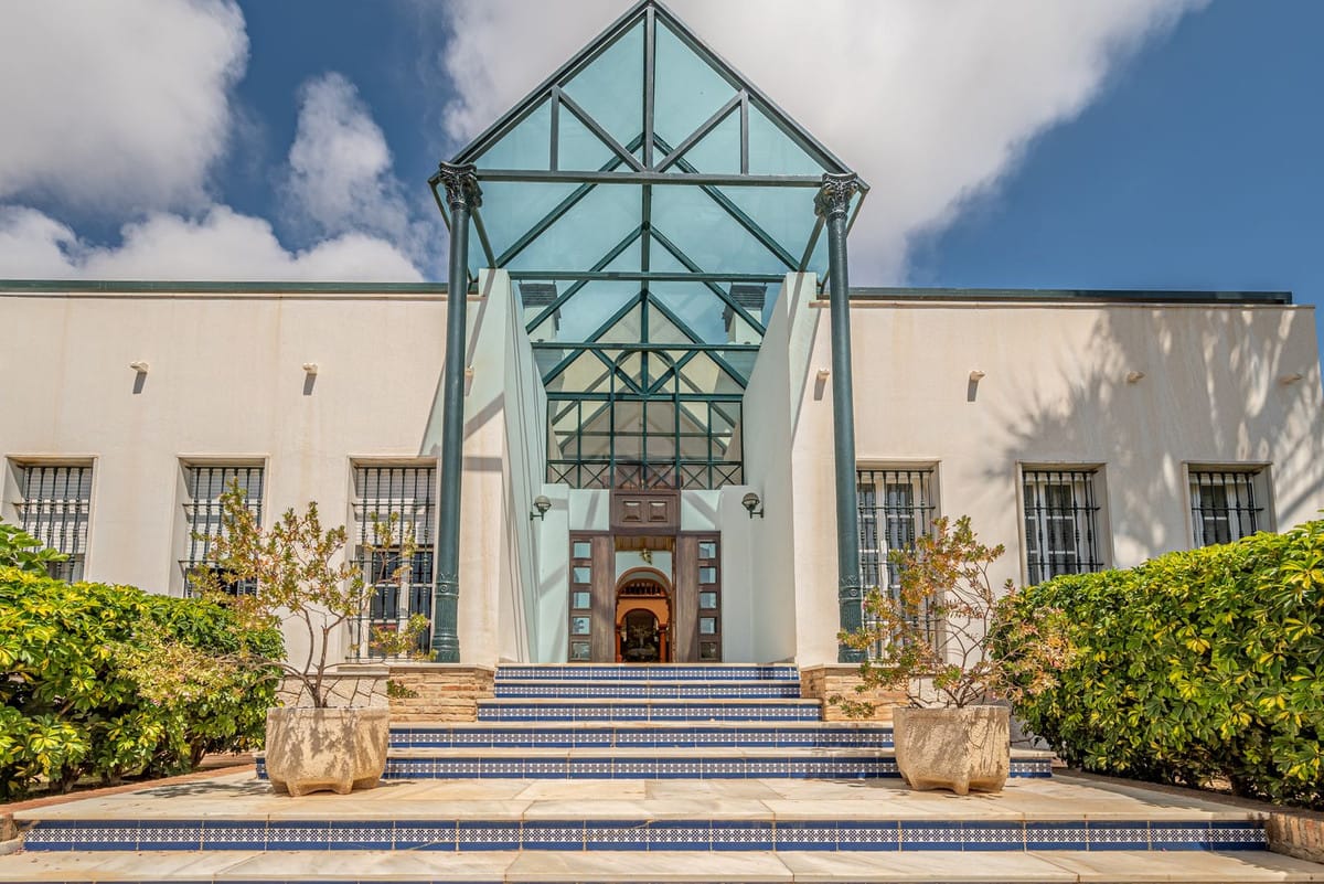 4 bedroom Villa For Sale