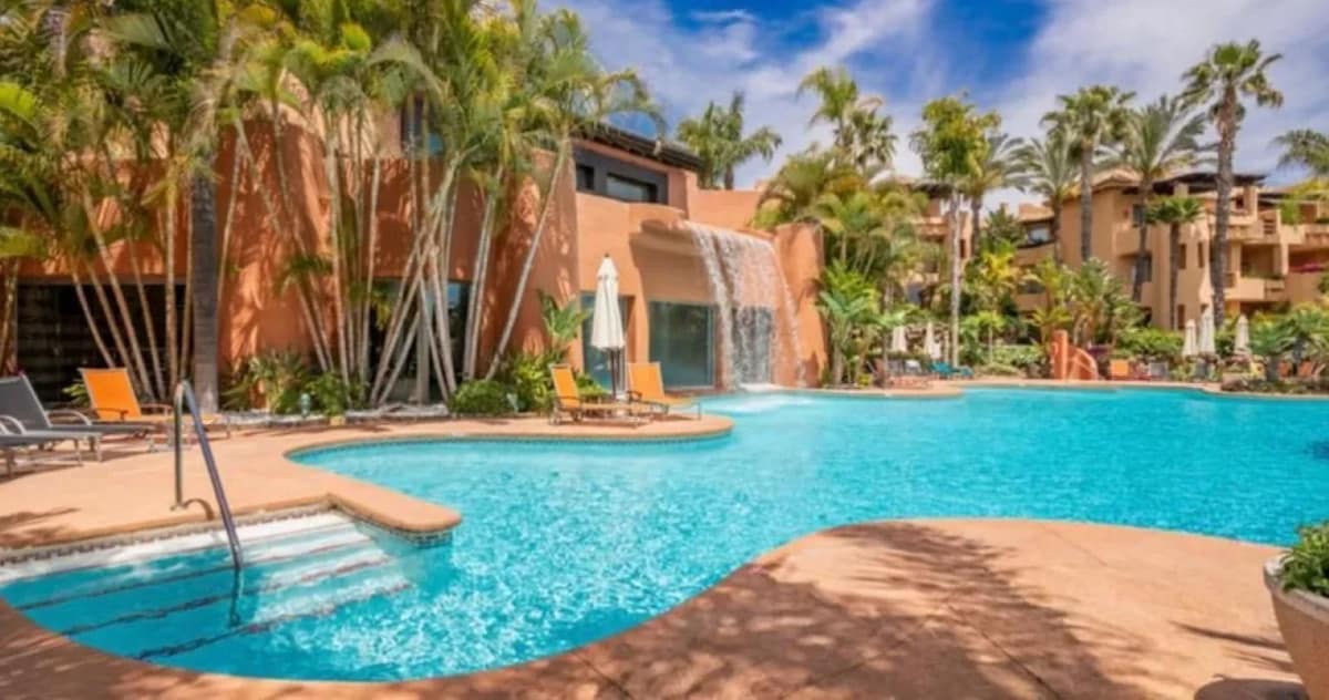 3 bedroom Apartment For Sale