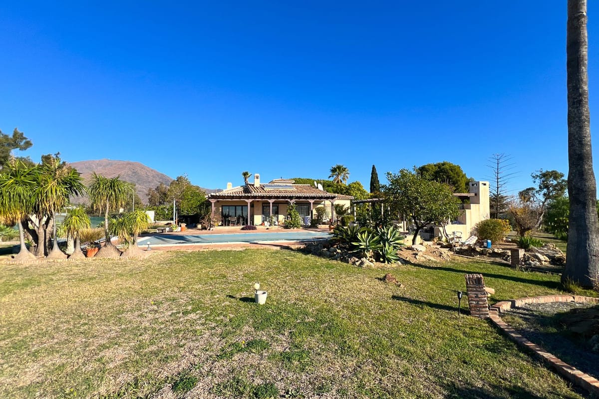 4 bedroom Villa For Sale