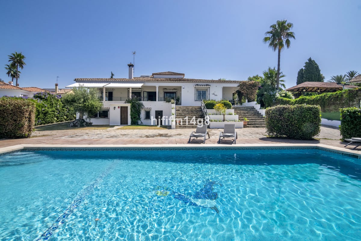 7 bedroom Villa For Sale