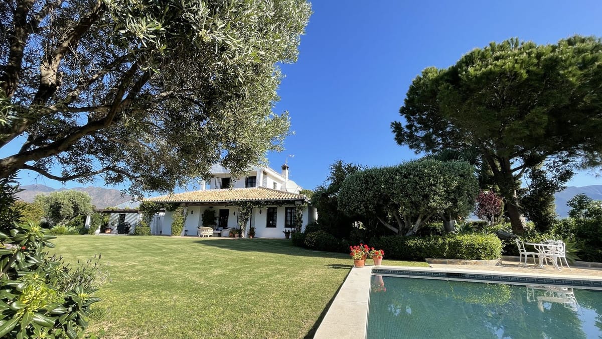 4 bedroom Villa For Sale