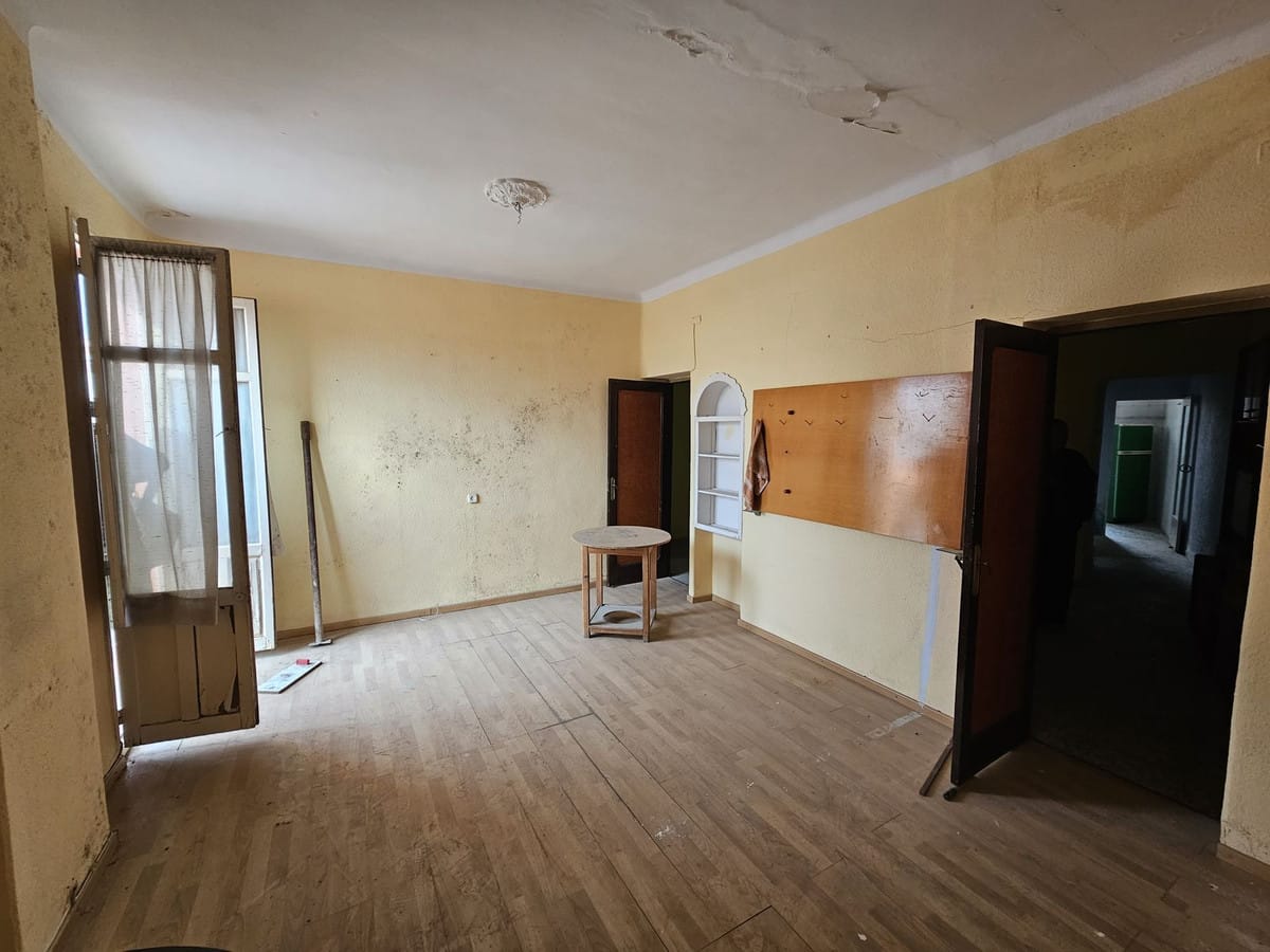6 bedroom Villa For Sale