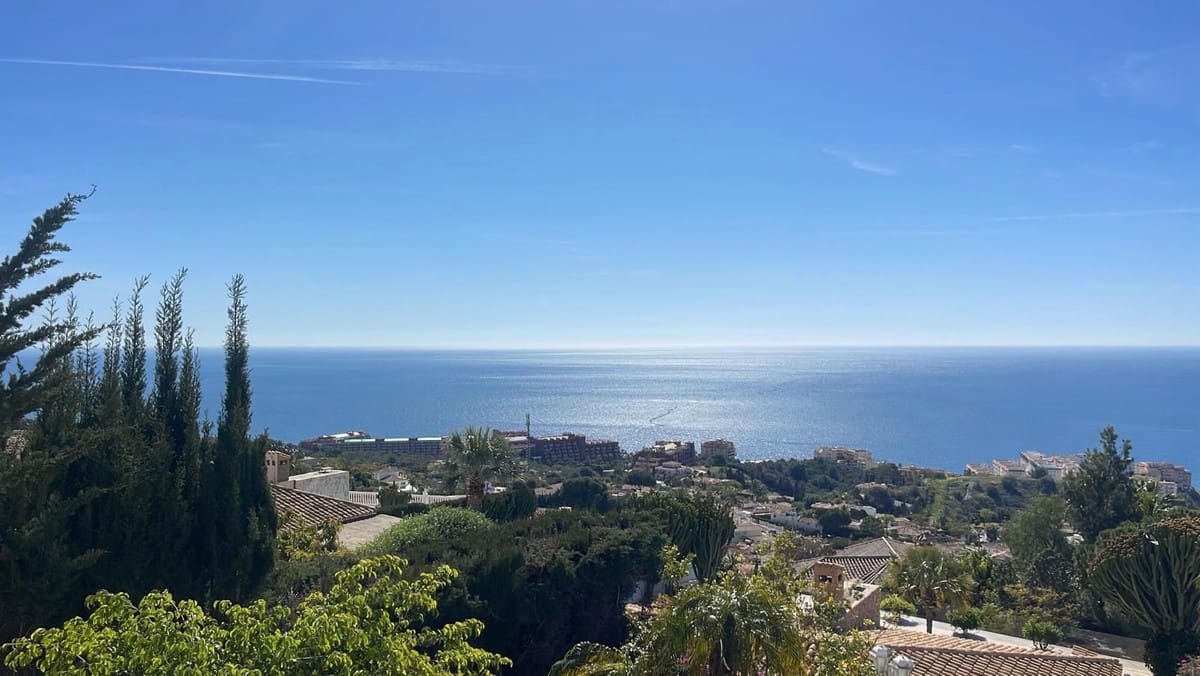 5 bedroom Villa For Sale
