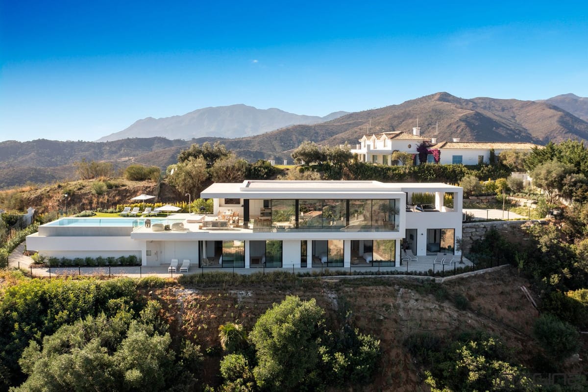 6 bedroom Villa For Sale