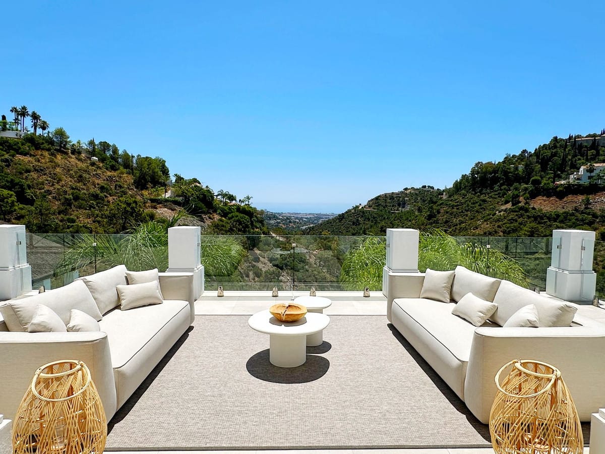 5 bedroom Villa For Sale