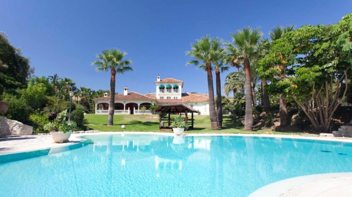 6 bedroom Villa For Sale