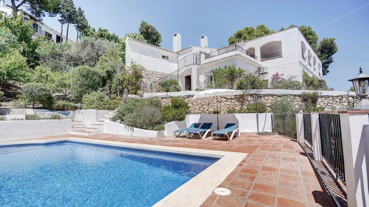 5 bedroom Villa For Sale