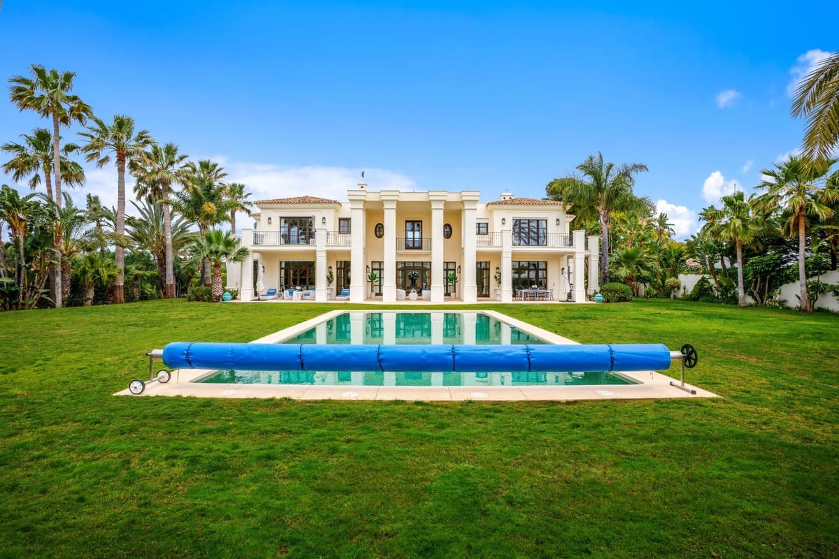 5 bedroom Villa For Sale