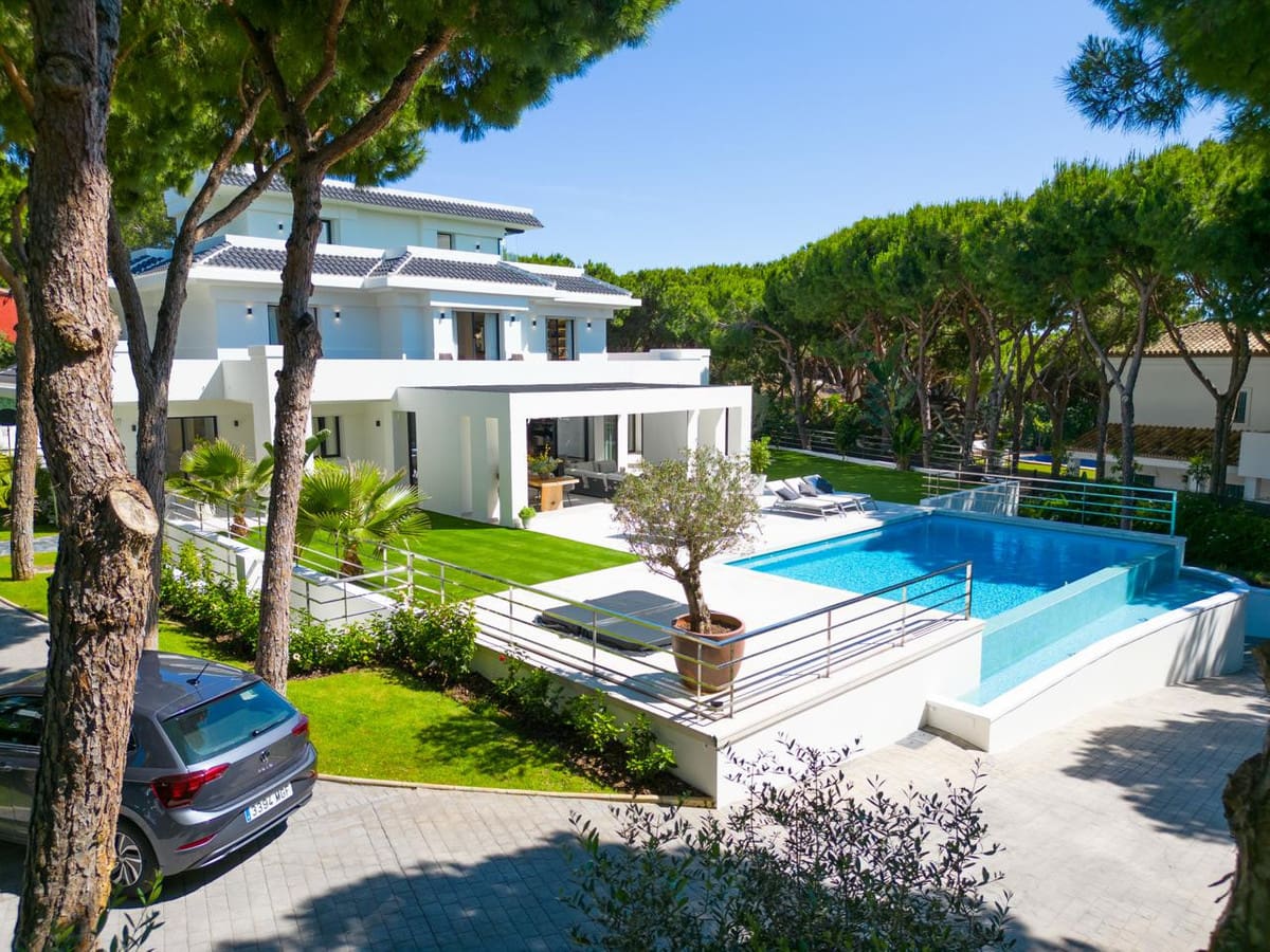 6 bedroom Villa For Sale